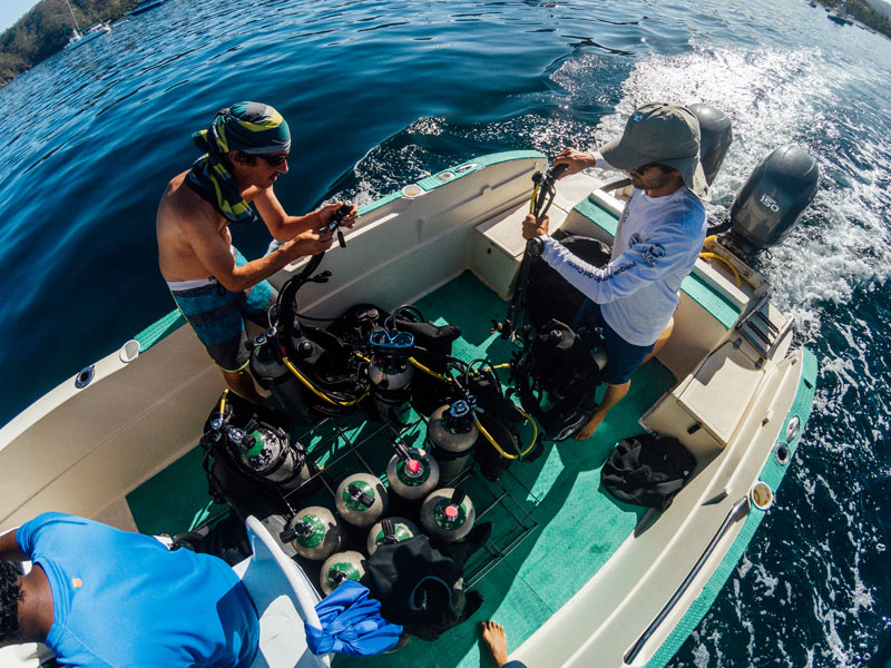  Diving Boats 